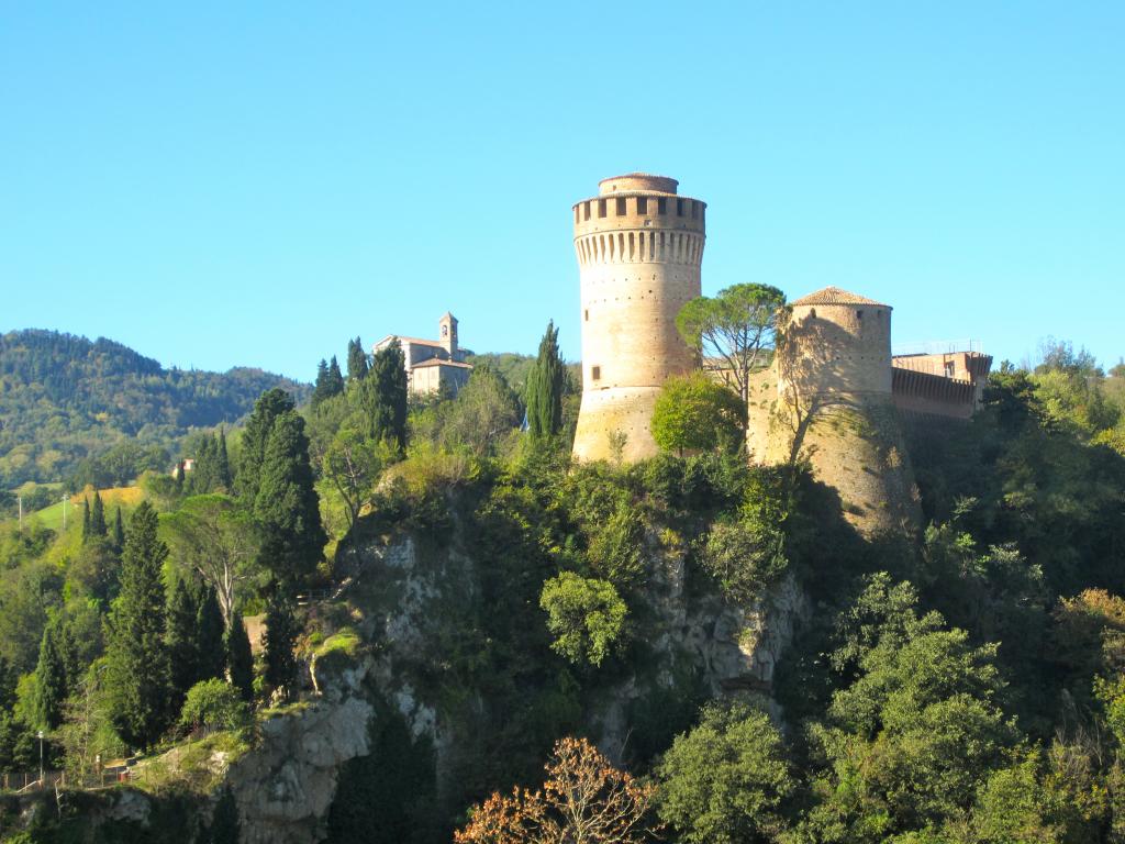 Brisighella-La-Romagna-dei-Castelli-e-delle-rocche