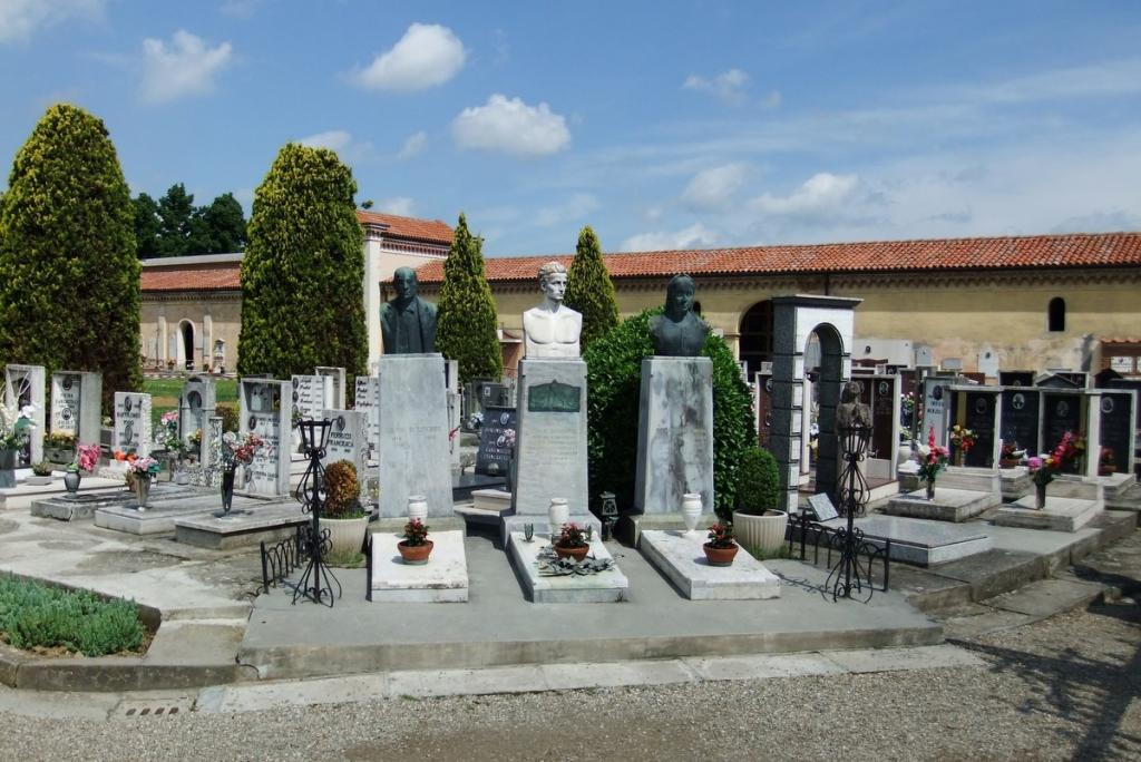 Scorcio della zona storica del cimitero dell'Osservanza
